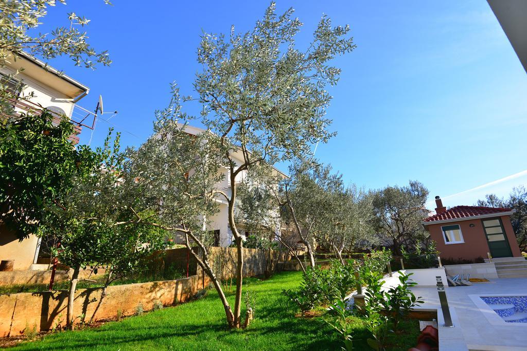Apartments Villa Coratina Trogir Exterior foto