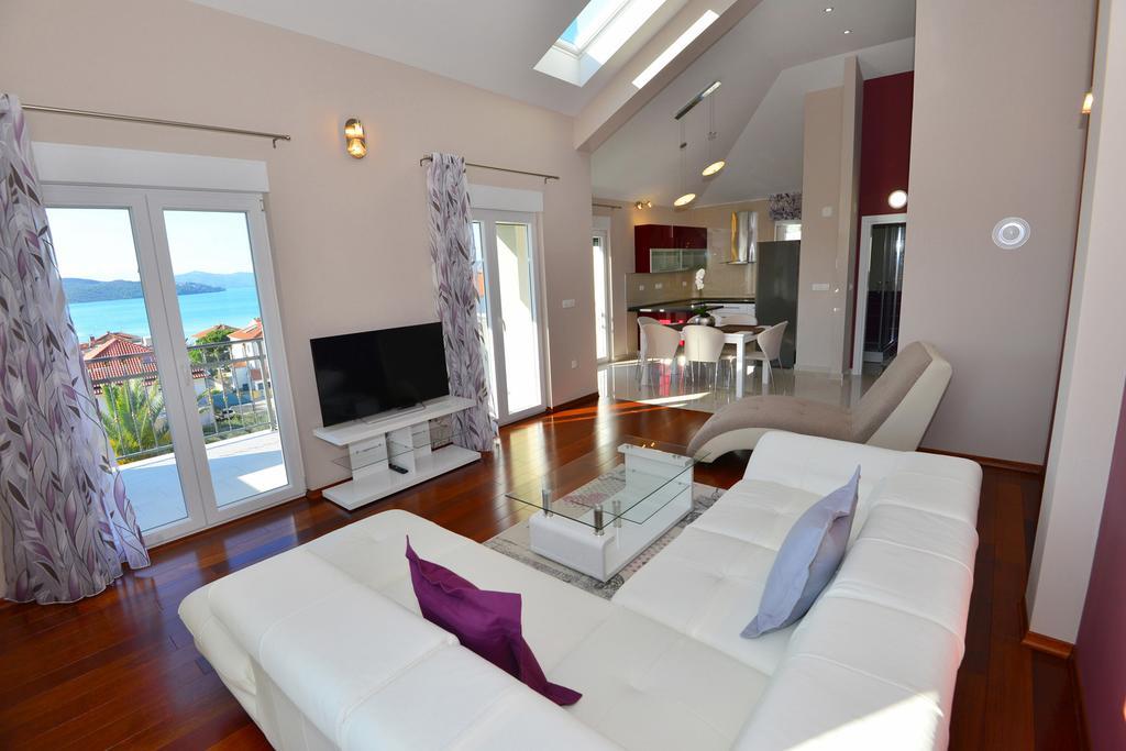Apartments Villa Coratina Trogir Exterior foto