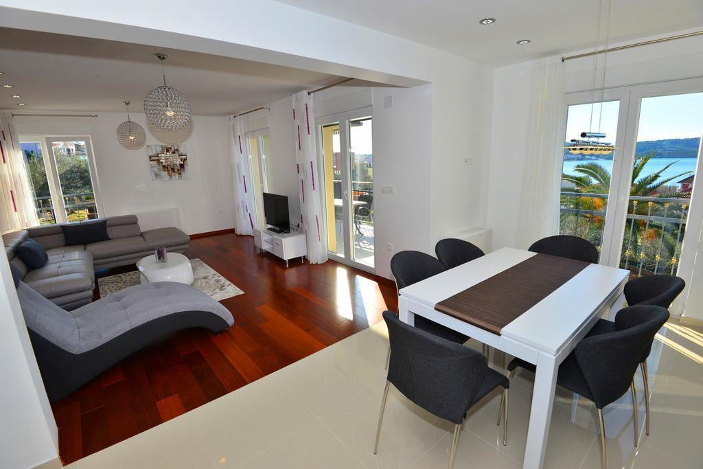 Apartments Villa Coratina Trogir Exterior foto