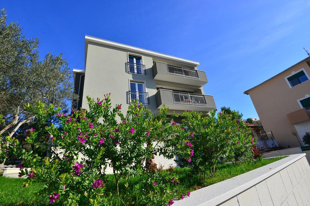 Apartments Villa Coratina Trogir Exterior foto