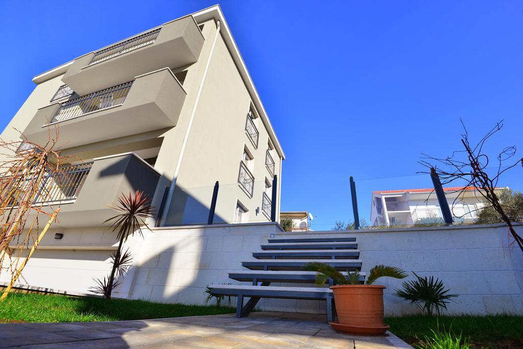Apartments Villa Coratina Trogir Exterior foto