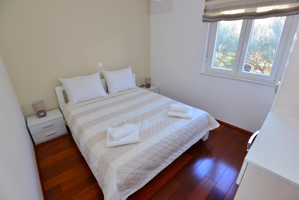 Apartments Villa Coratina Trogir Exterior foto