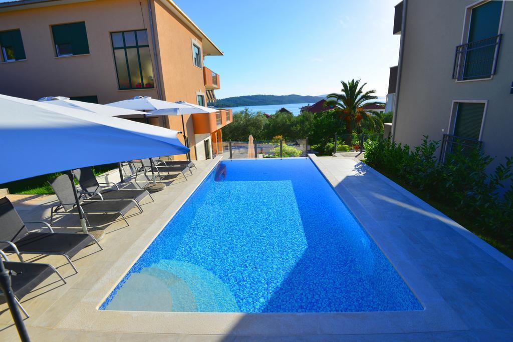Apartments Villa Coratina Trogir Exterior foto